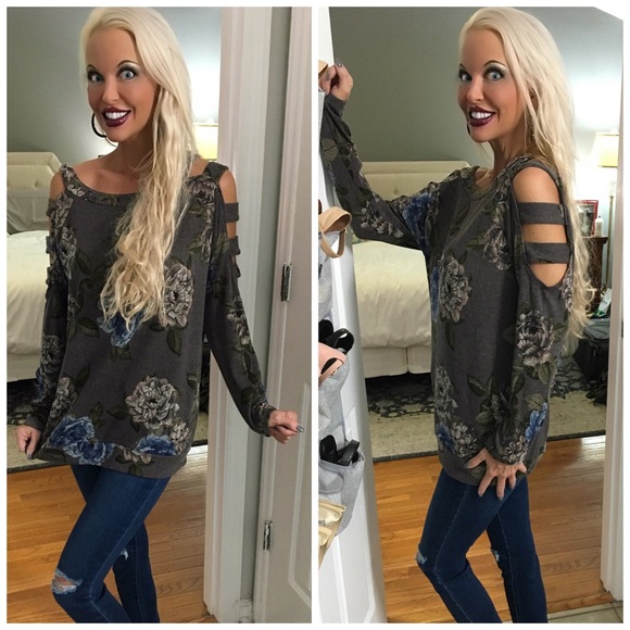 Sweaters - 🛍LAST 1! ❤️Ladder Cut Floral Sweater